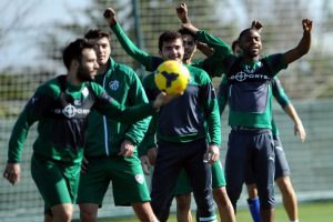 Bursaspor'da y&uuml;zler g&uuml;l&uuml;yor
