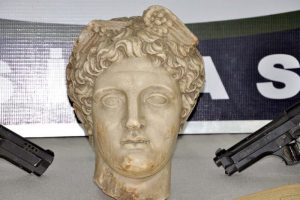 2000 yıllık Hermes heykelinin başı Sivas'ta ele ge&ccedil;irildi