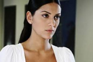 Berg&uuml;zar Korel'i &ccedil;ıldırtan mesaj!