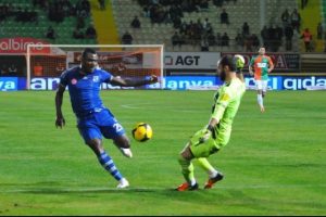 Fenerbah&ccedil;e Alanyaspor ile berabere kaldı