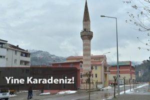 Minare camiden 10 yıl &ouml;nce inşa edildi