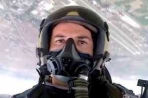 T&uuml;rk pilot g&ouml;n&uuml;lleri fethetti
