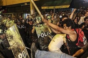 İş&ccedil;ilerden h&uuml;k&uuml;mete sert protesto