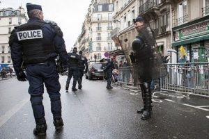 Charlie Hebdo operasyonunda 12 g&ouml;zaltı