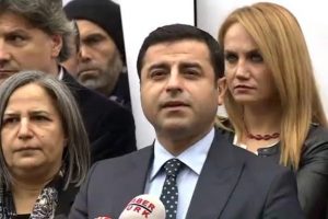 HDP lideri Yaşar Kemal'i ziyaret etti