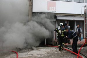 Bursa'da sıhhi tesisat deposunda yangın