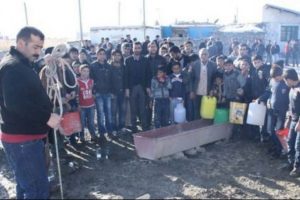 Bu k&ouml;y&uuml;n gen&ccedil;lerine kız vermiyorlar