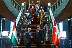 Financial Times bu fotoğrafı yorumladı
