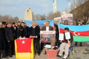 Azeri askerler i&ccedil;in Iğdır'da imza kampanyası