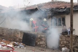Başkent'te korkutan yangın: 3 yaralı