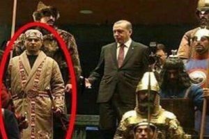 16 T&uuml;rk askerini eleştiren dekan istifa etti