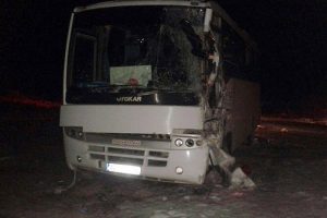 MHP'lileri taşıyan midib&uuml;s kaza yaptı