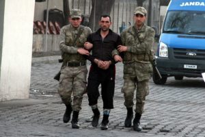 Cinayet ka&ccedil;ağı, halı saha ma&ccedil;ında yakalandı