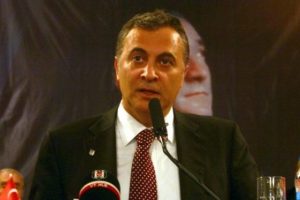 "Chelsea ile g&ouml;r&uuml;ş&uuml;yoruz"