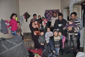 2 g&ouml;z odada 28 kişilik yaşam m&uuml;cadelesi!