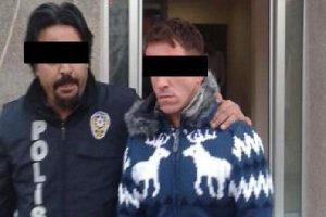 Polisin &ccedil;alışması hırsızlığı &ccedil;&ouml;zd&uuml;
