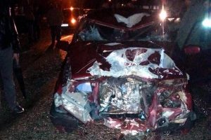 Otomobille motosiklet &ccedil;arpıştı: 1 &ouml;l&uuml;, 2 yaralı