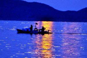 Bodrum'da g&uuml;neşli havayı g&ouml;ren sahile koştu