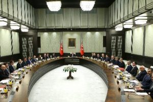 Eleştirilerin ardından Atat&uuml;rk portresi asıldı!