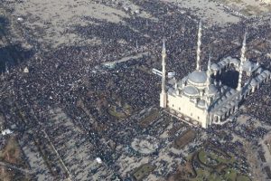 1 milyona yakın kişiyle protesto edildi