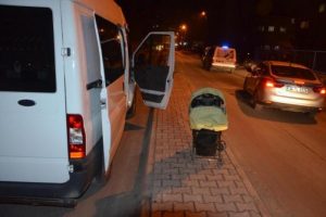 Sahipsiz bebek arabası polisi alarma ge&ccedil;irdi