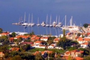 İzinsiz iskele, ihalesi ertelendi