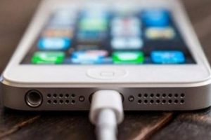Telefonunuzu yatarken şarjda bırakmanız, pilinize zarar veriyor mu?