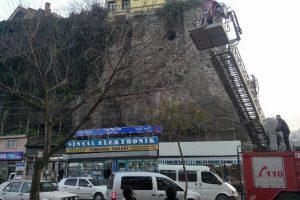 İtfaiyenin kediyle imtihanı