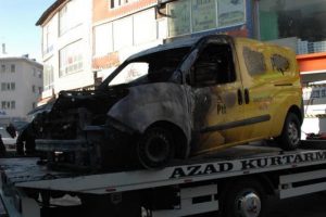 2 ara&ccedil; kundaklandı !