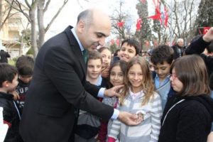 Bakırk&ouml;y'de "mahalle kedi parkı" a&ccedil;ıldı