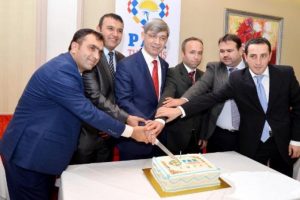'100 milyon dolara otel yaptırıp, asgari &uuml;cretle iş&ccedil;i &ccedil;alıştırıyoruz'