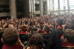 Gezi'yi alkışlayan hakimden a&ccedil;ıklama