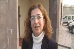 Polis sahte meslektaşını kılık değiştirerek yakaladı