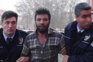 "D&uuml;n eşime tecav&uuml;z etti bug&uuml;n gittim geberttim"