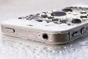 Suya d&uuml;şen telefon nasıl kurtarılır?