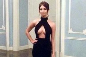 Muhafazakar parti eğlencesine damga vuran dekolte