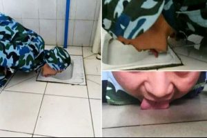 Şoke eden kare! Asker yerleri yalayarak temizledi