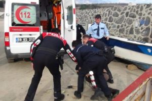 &Ccedil;evreyi rahatsız etti, gelen polislere zor anlar yaşattı
