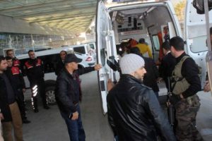 Yaşından fazla bı&ccedil;ak darbesi aldı