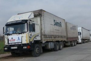 Suriye'ye soba ve k&ouml;m&uuml;r g&ouml;nderildi