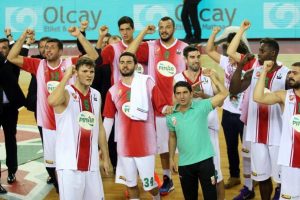 Pınar Karşıyaka zirveyi sevdi