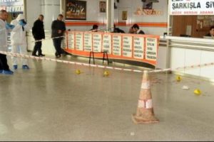 Otob&uuml;s terminalinde m&uuml;şteri kavgası: 2 yaralı