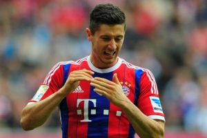 Lewandowski performansından memnun değil