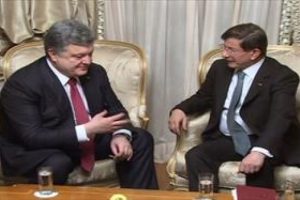 Davutoğlu Ukrayna Cumhurbaşkanı ile bir araya geldi