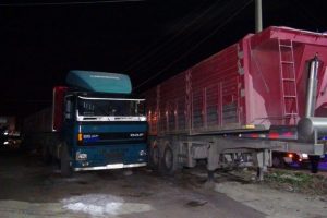 TIR'ı durdurmak isterken feci şekilde can verdi
