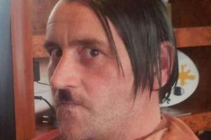 Hitler fotoğrafı istifa getirdi