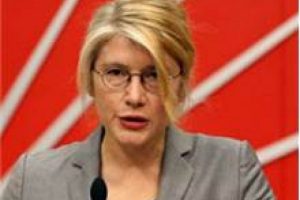 Emine &Uuml;lker Tarhan hastaneye kaldırıldı