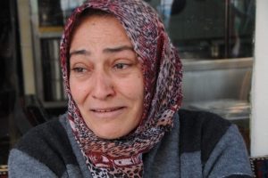 Bileziklerini "Hocaya okutacağız" diyerek aldılar ve...