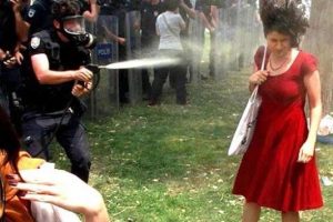 T&uuml;rkiye'ye biber gazı satan fabrika kapandı !