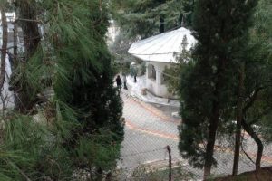 Cami'den ezan yerine şarkı yankılandı !